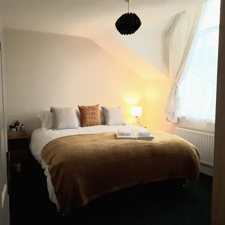 Apartment Secure Ennis Road Serviced