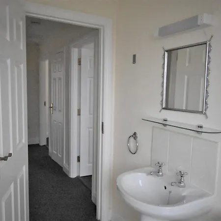 Secure Ennis Road Serviced Apartment